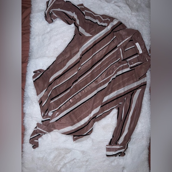 4/$10 Bundle Sale: EUC Sheer Striped Button Down Tie Waist Top - Picture 3 of 7